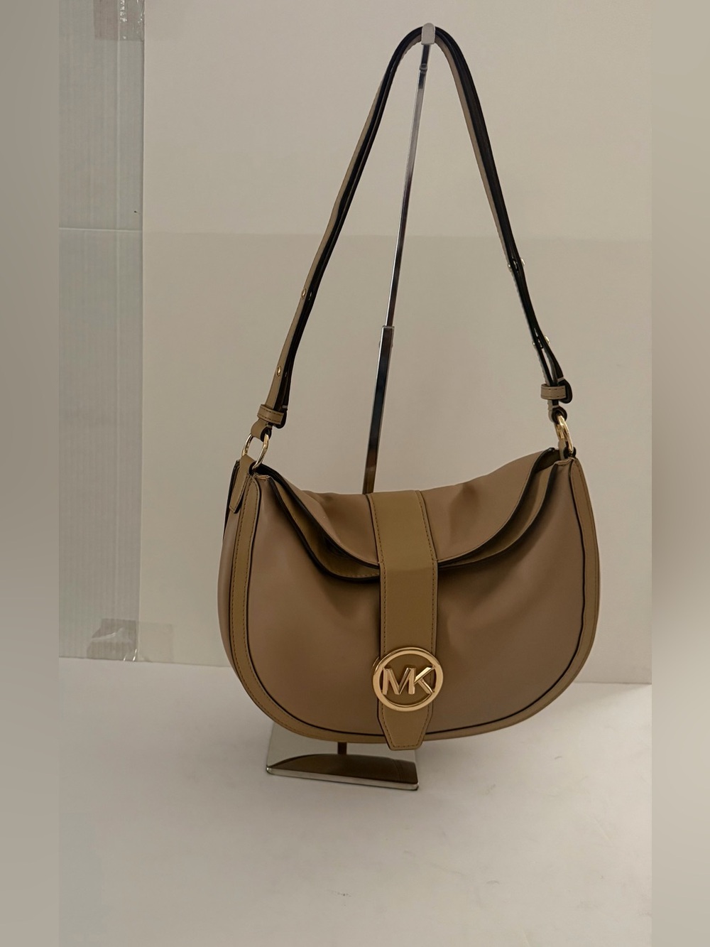 Michael Kors Gabby Large Shoulder Bag in Tan with Gold MK Emblem